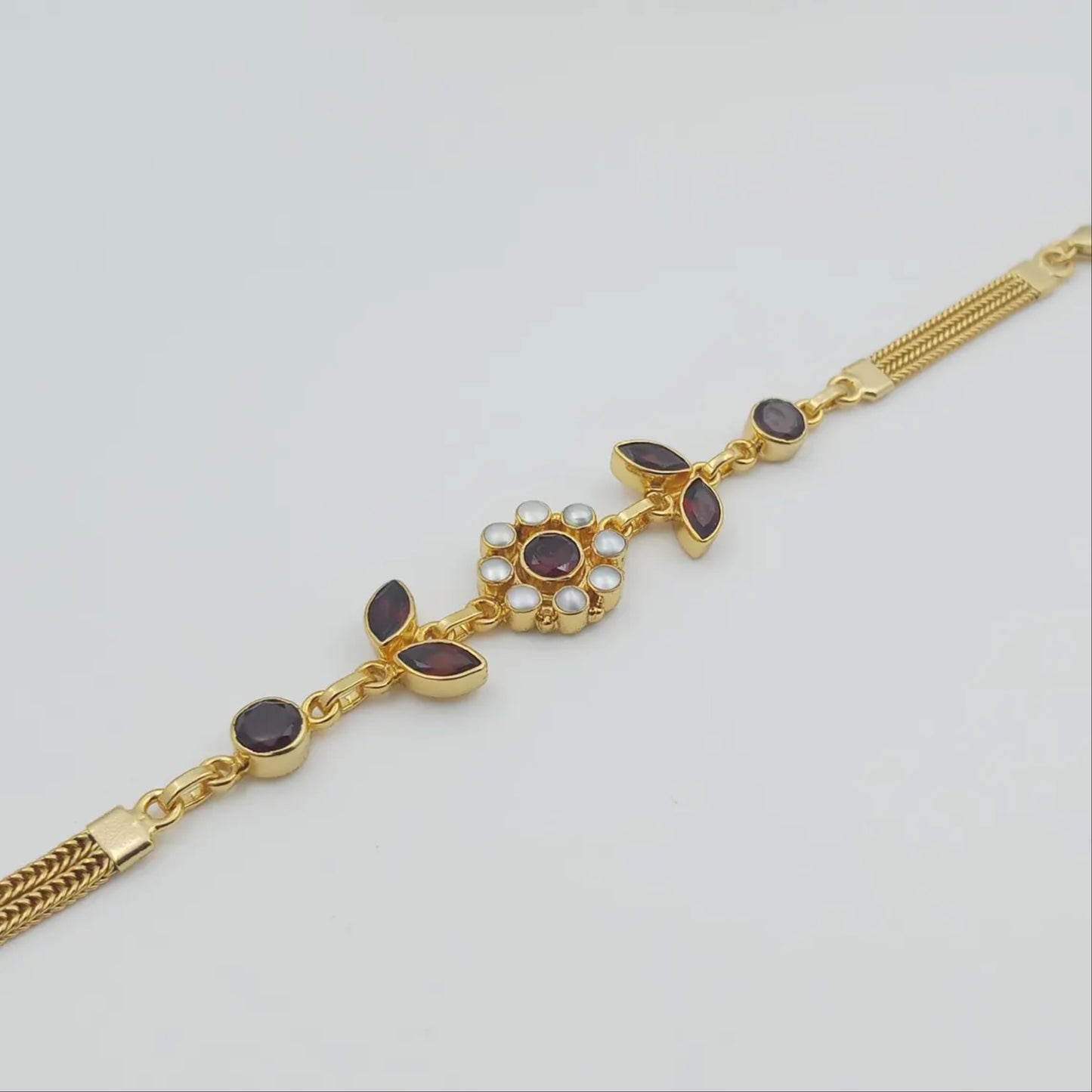 Natural White Pearl and Garnet Bracelet CU21