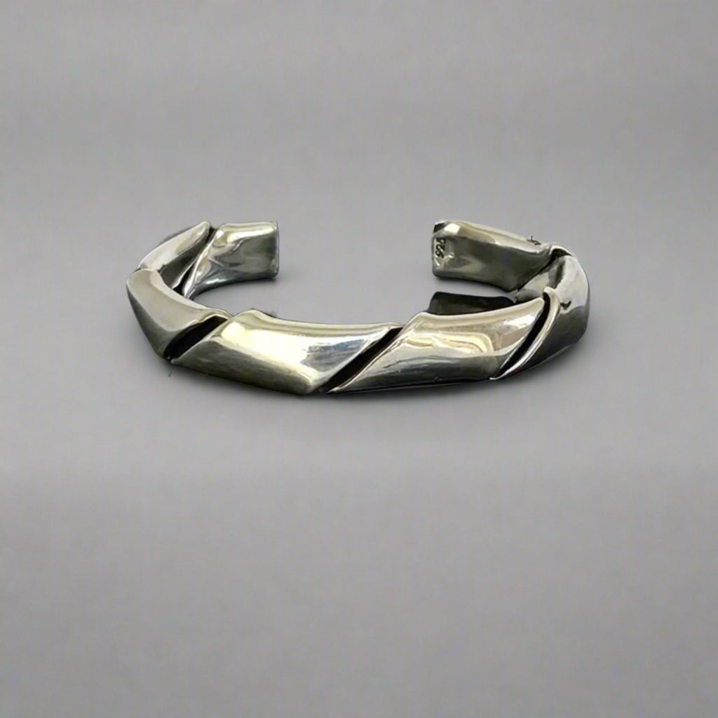 cuff-bracelet-skelton-bracelet