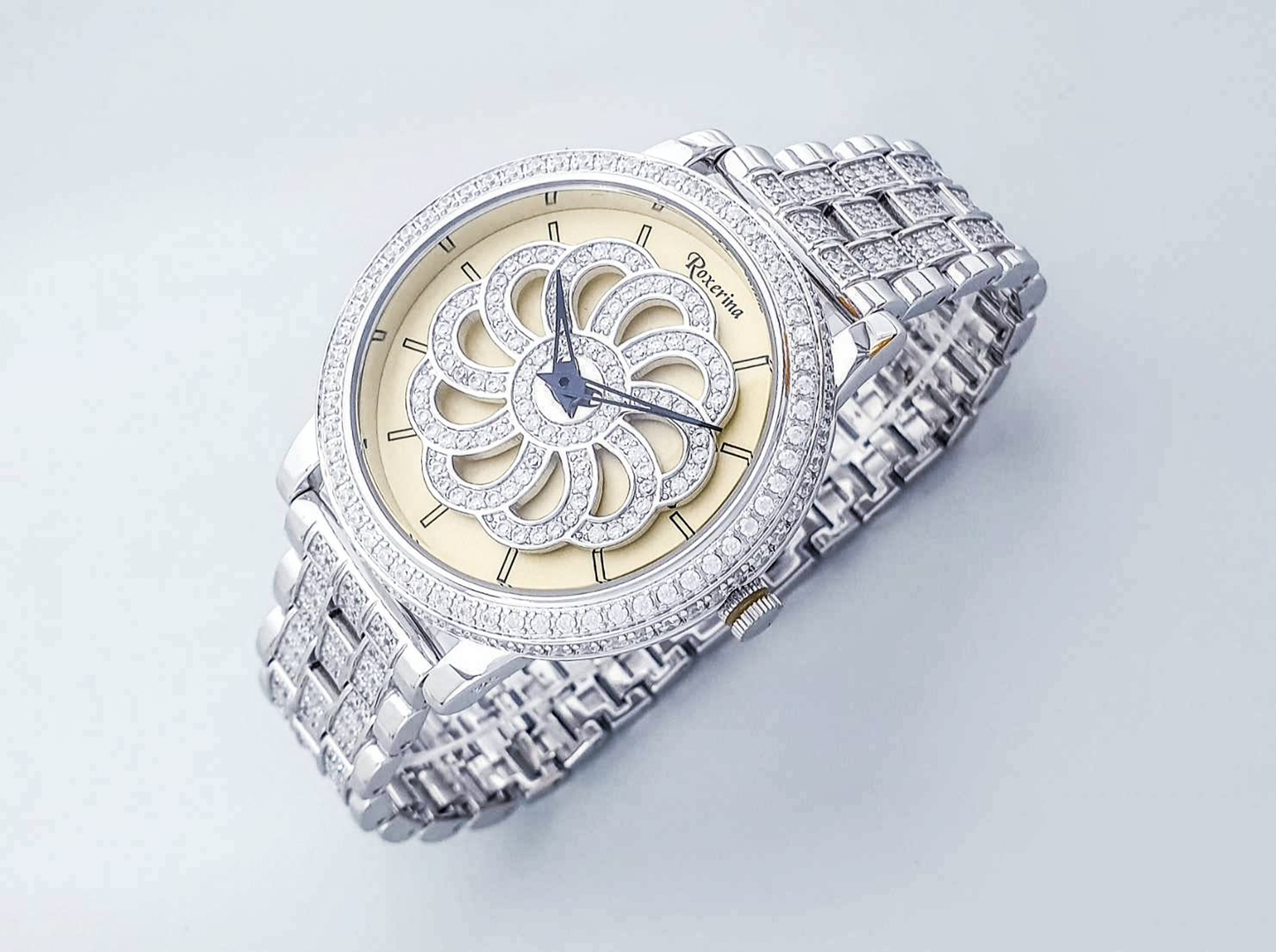 Men's Watch Silver -Most dynamic visual appeal