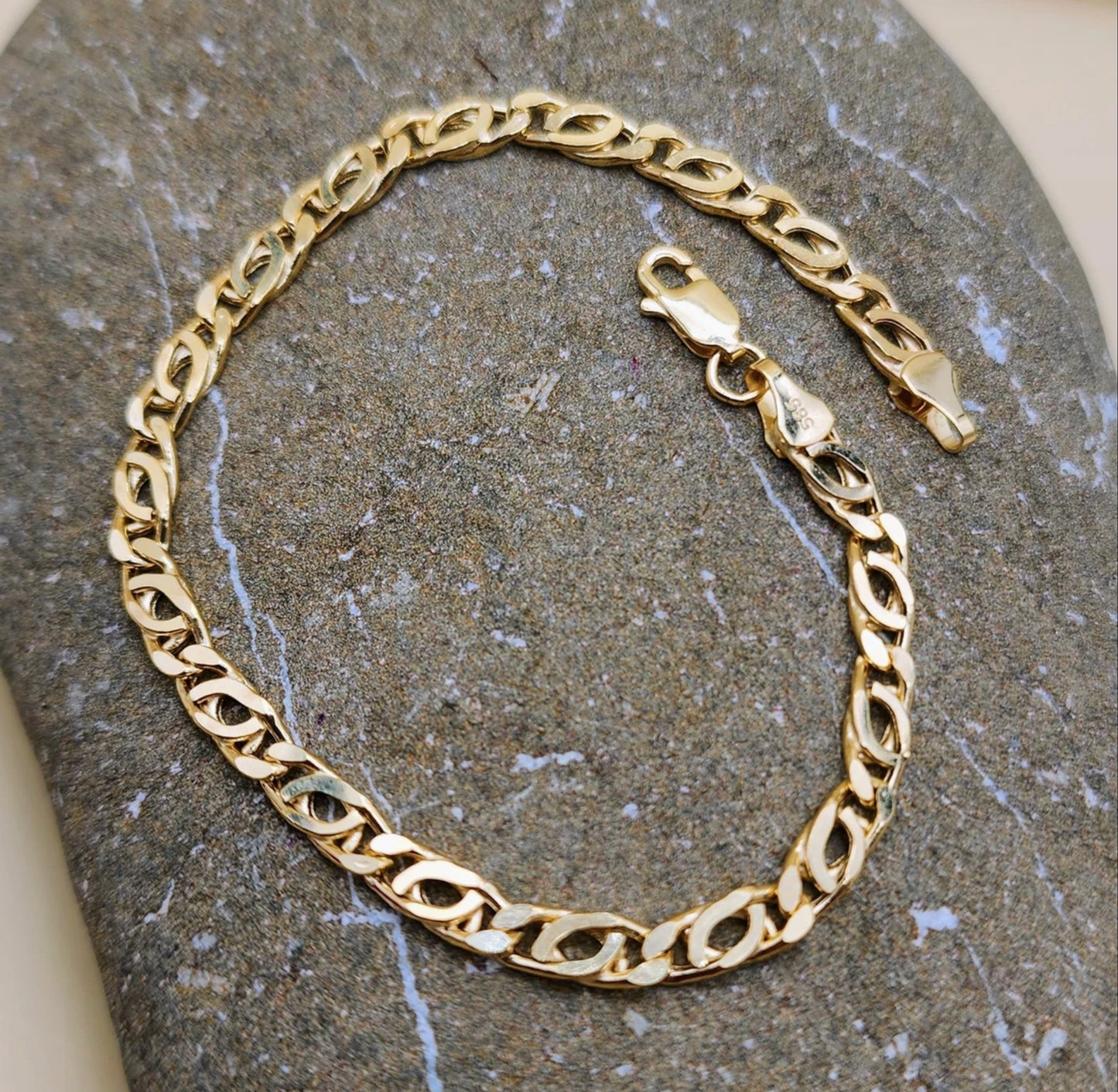 14k Gold Double Curb Flat Link bracelet