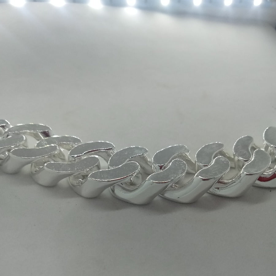 heavy-big-curb-link-bracelet