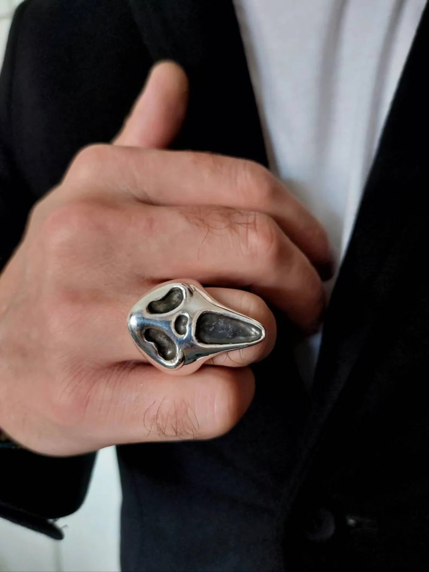 Gruseliger Gesichtsring für Männer