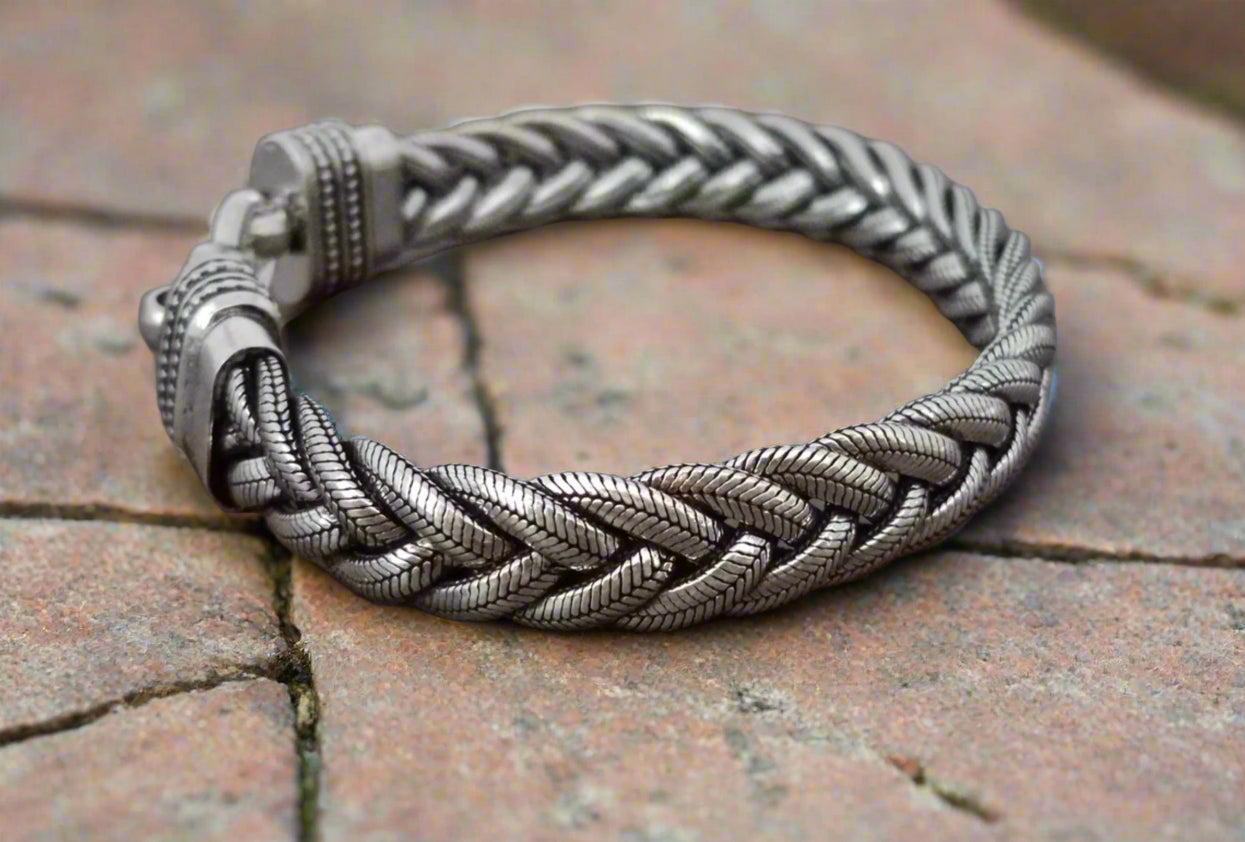 Braid Bracelet - Weave Chain Bracelet | Men's Silver Bracelet
10mm Weave Chain Bracelet | Men's Silver Bracelet
925 Sterling Silver Bracelet | Men's Chain Bracelet | Elegant Bracelet for Men