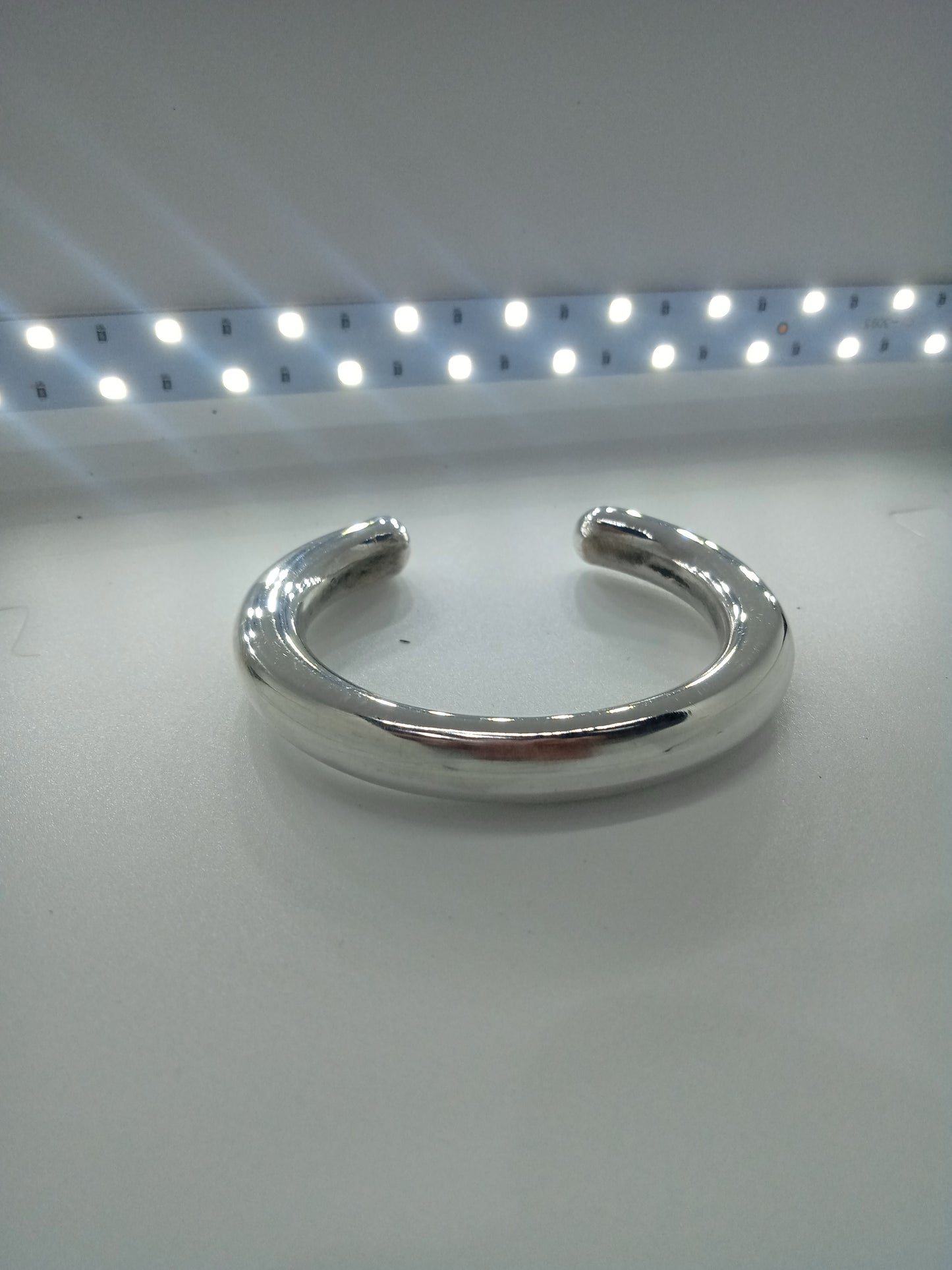 C659 Brazalete de torsión martillado para hombre masivo de 4 oz o 120 gramos