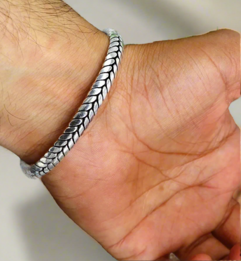 Hammered Silver Torque Bangle for Men – 64g – CUBAN