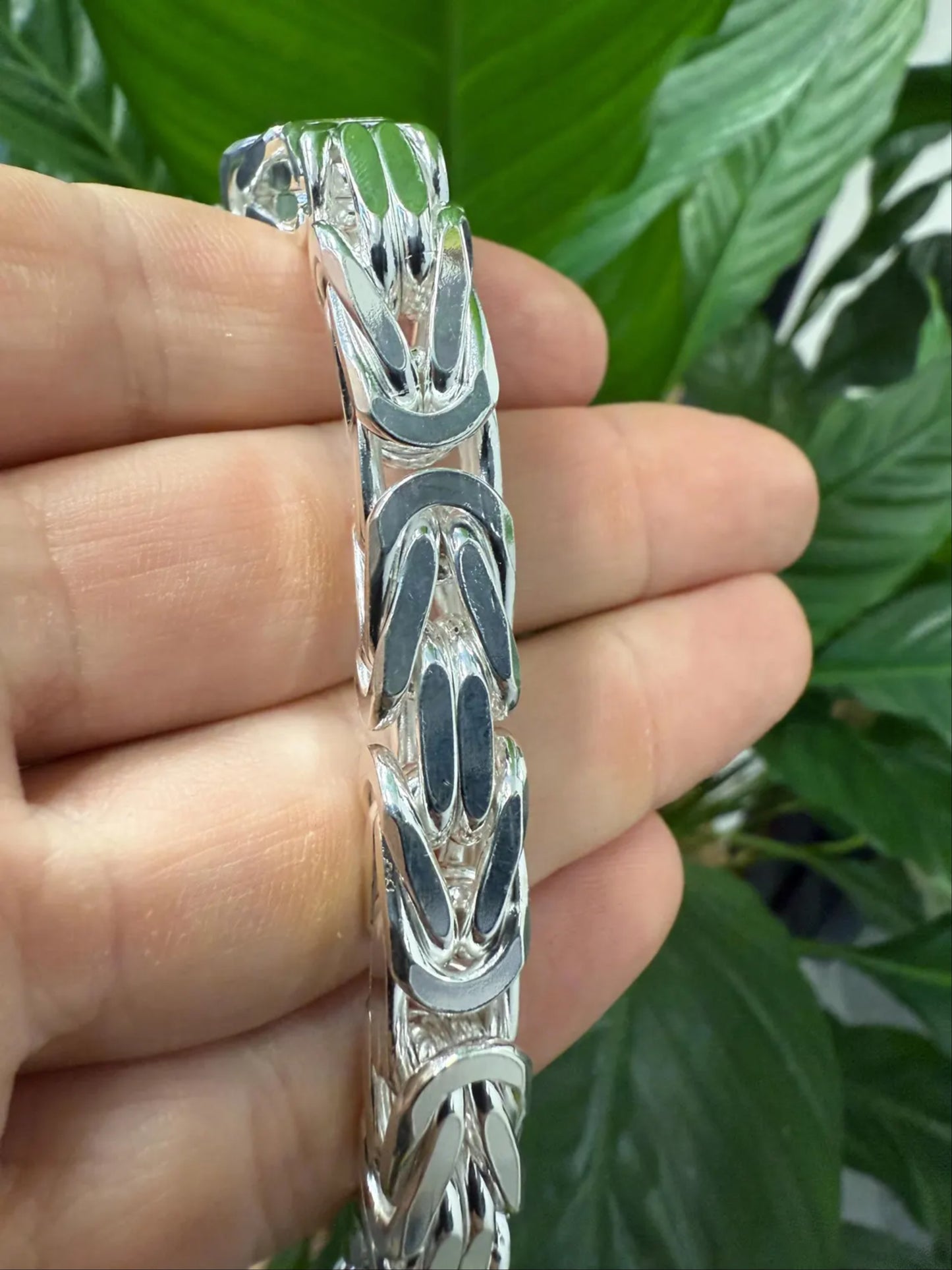 9-MM Bold Rapper Chain: Solid Silver with Masculine Design and Chunky Appeal