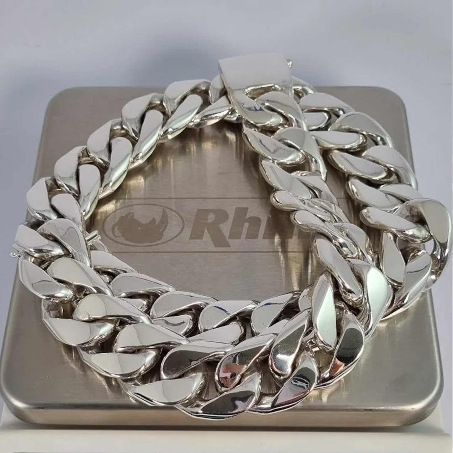 heavy curb link chain necklace