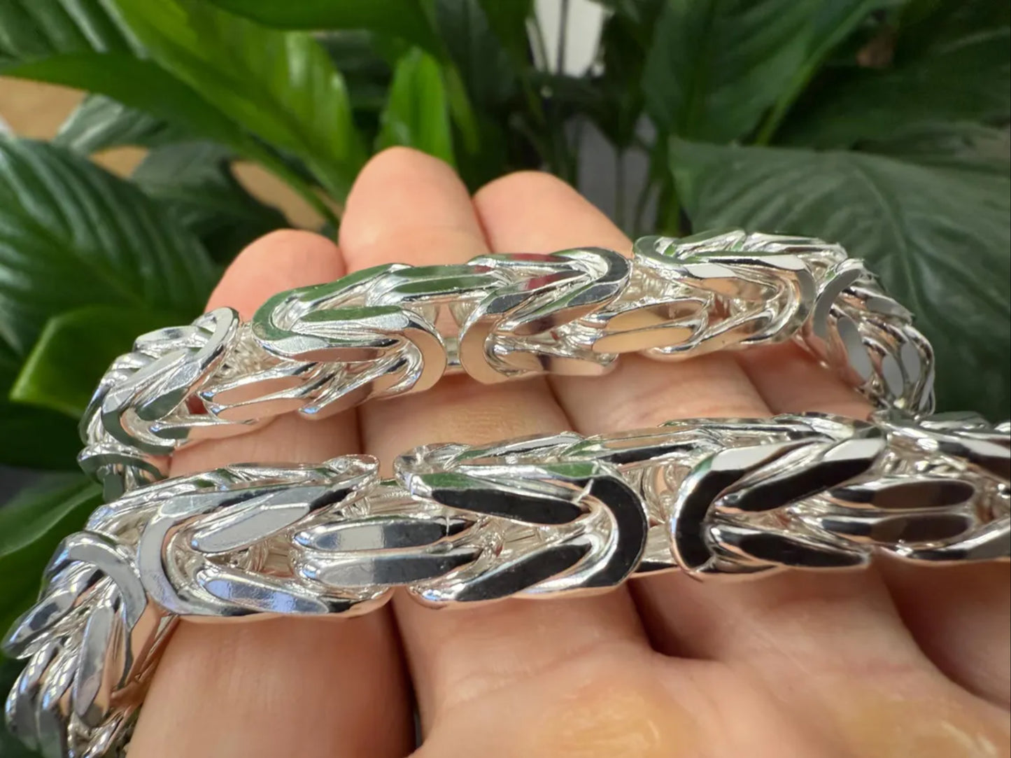 9-MM Bold Rapper Chain: Solid Silver with Masculine Design and Chunky Appeal