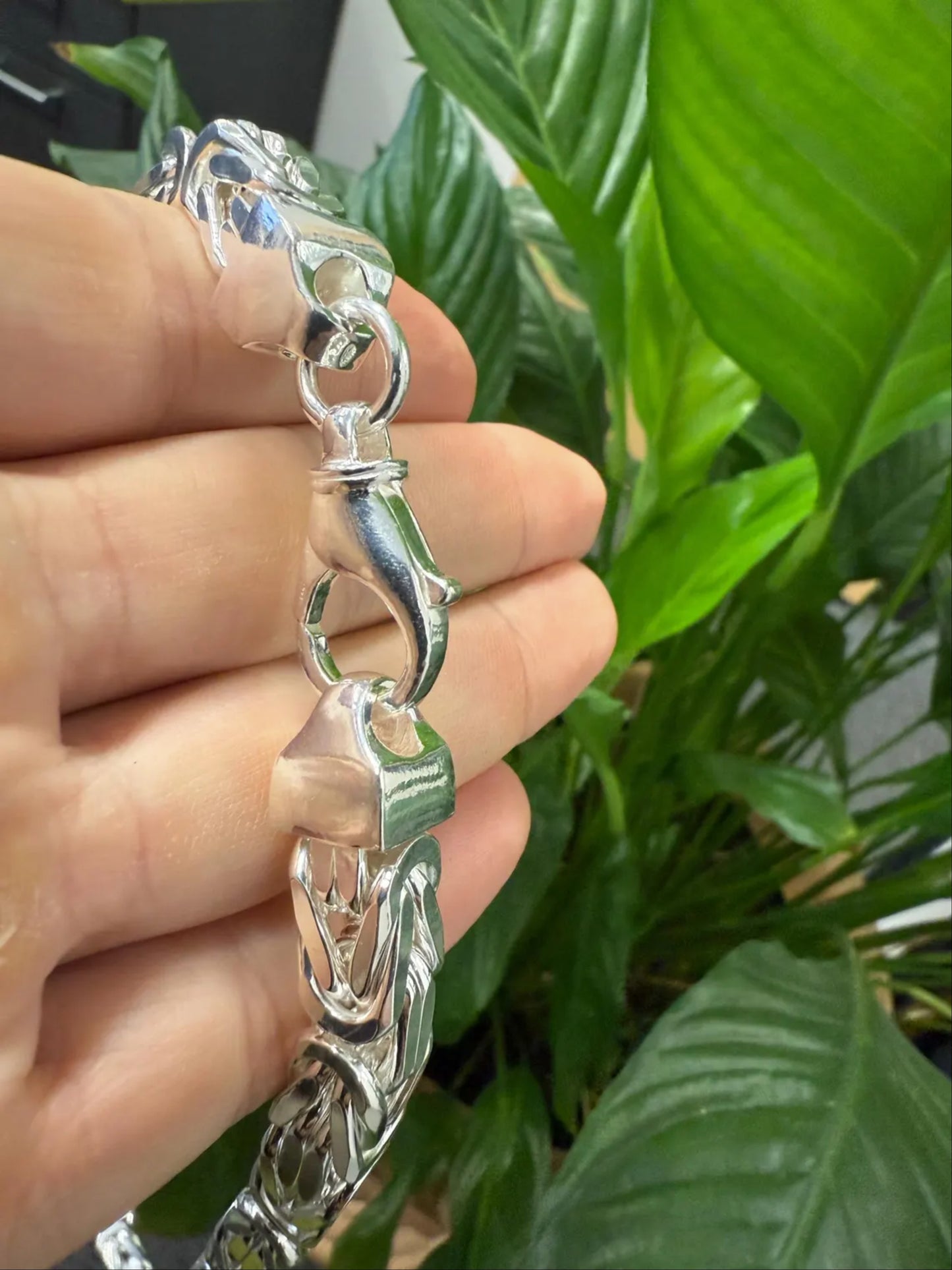 9-MM Bold Rapper Chain: Solid Silver with Masculine Design and Chunky Appeal
