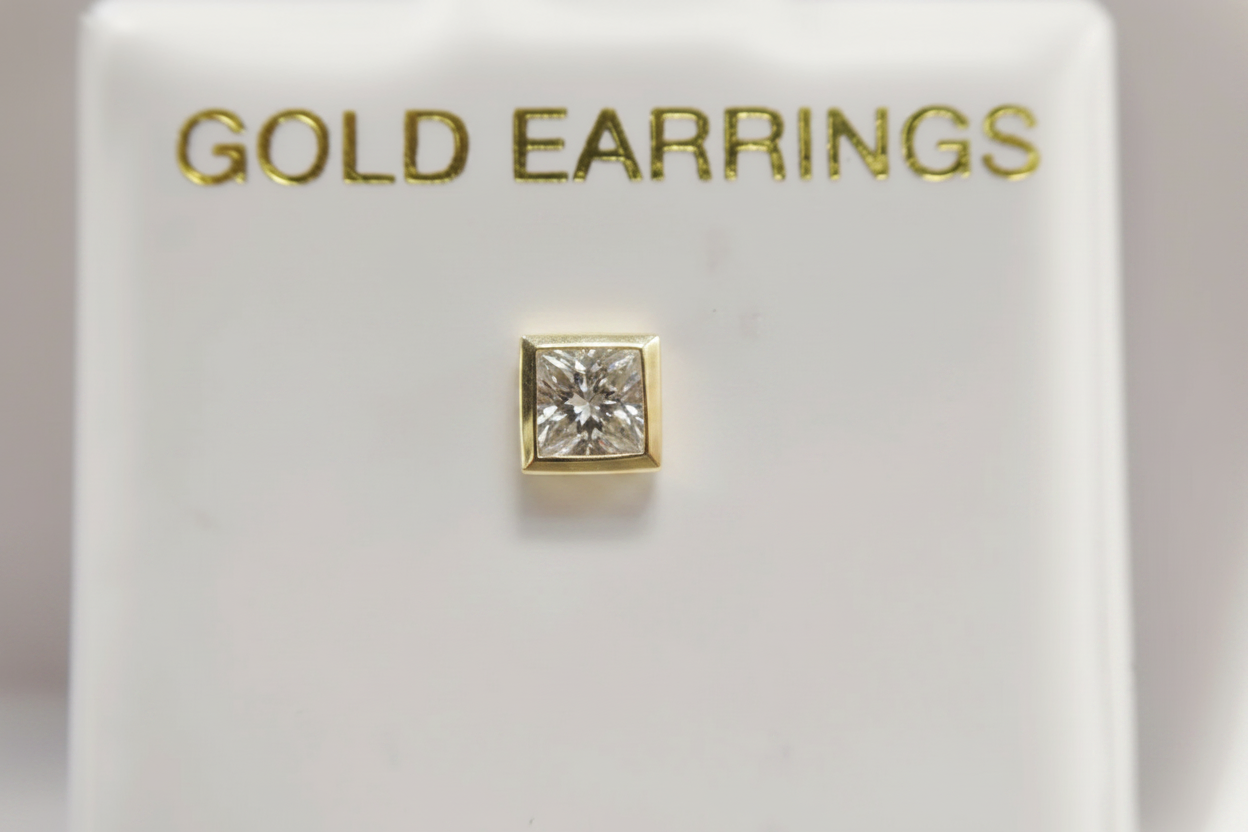 14k-gold-diamond-studs