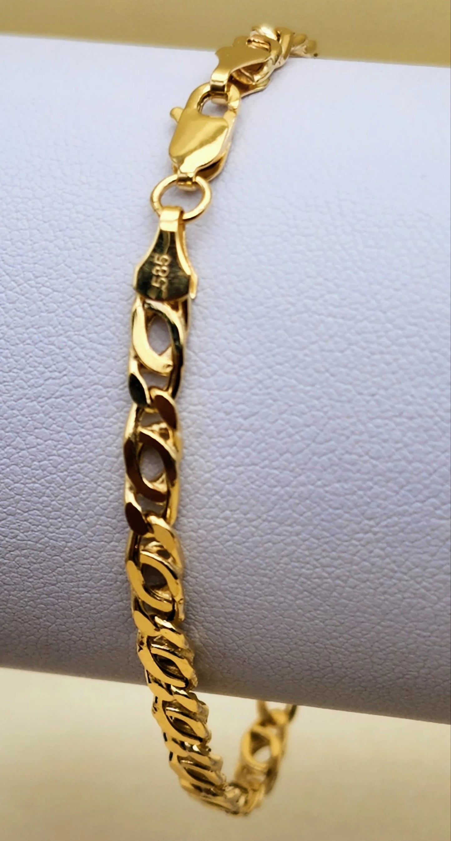 Real 14k Gold Bracelet 8"