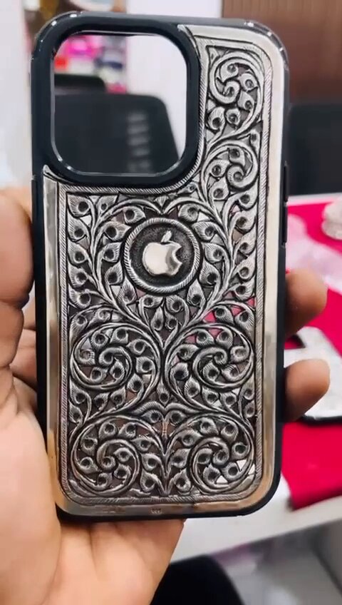 IPhone 15pro Silver Case