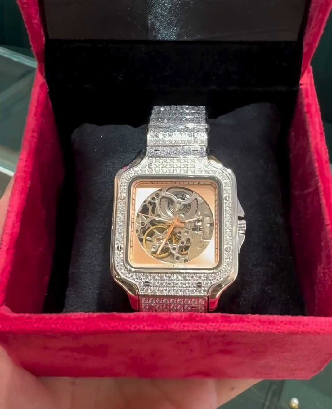 Luxuriöse Iced Out Diamant-Uhr, Größe 8