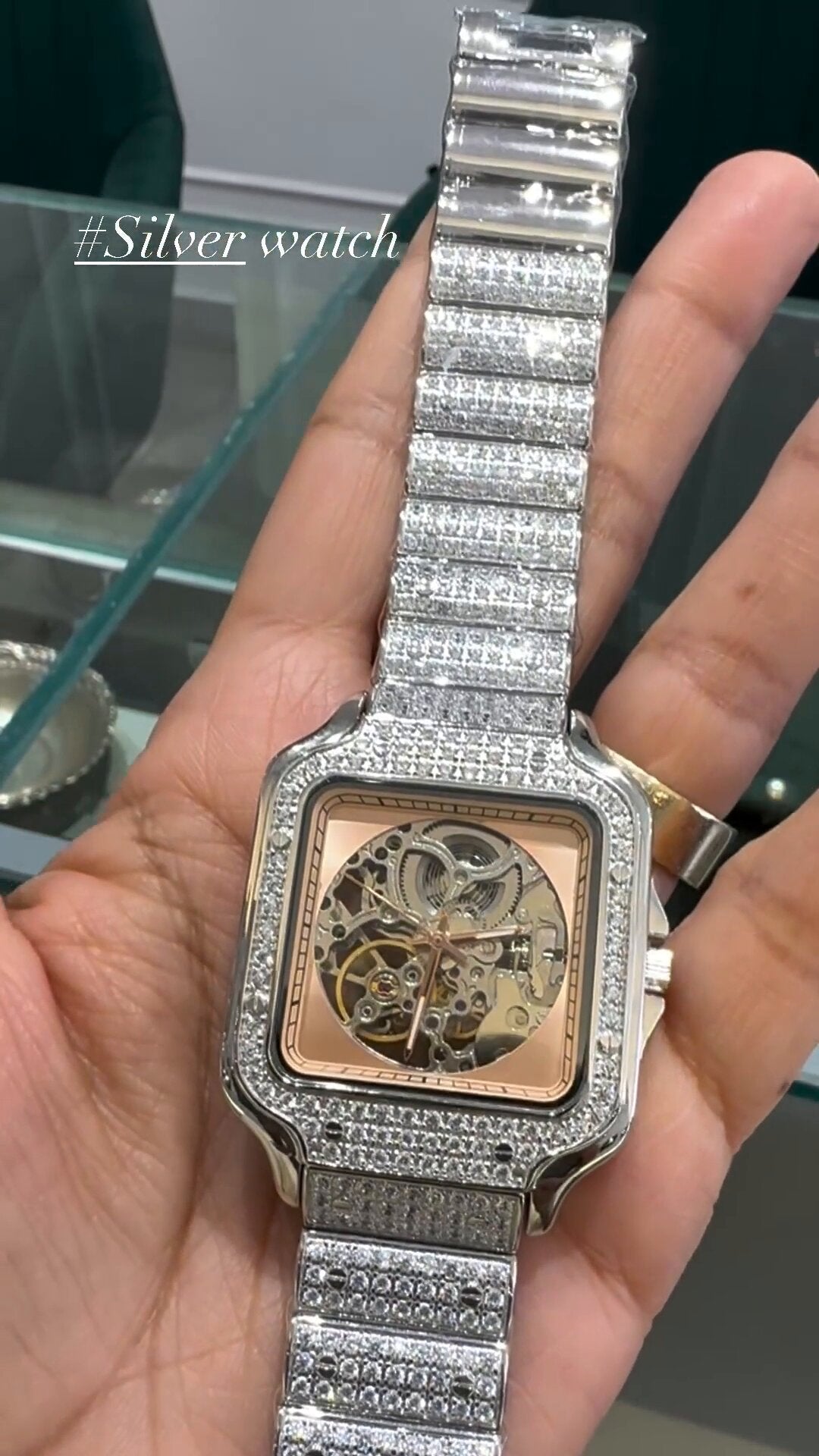 Luxuriöse Iced Out Diamant-Uhr, Größe 8