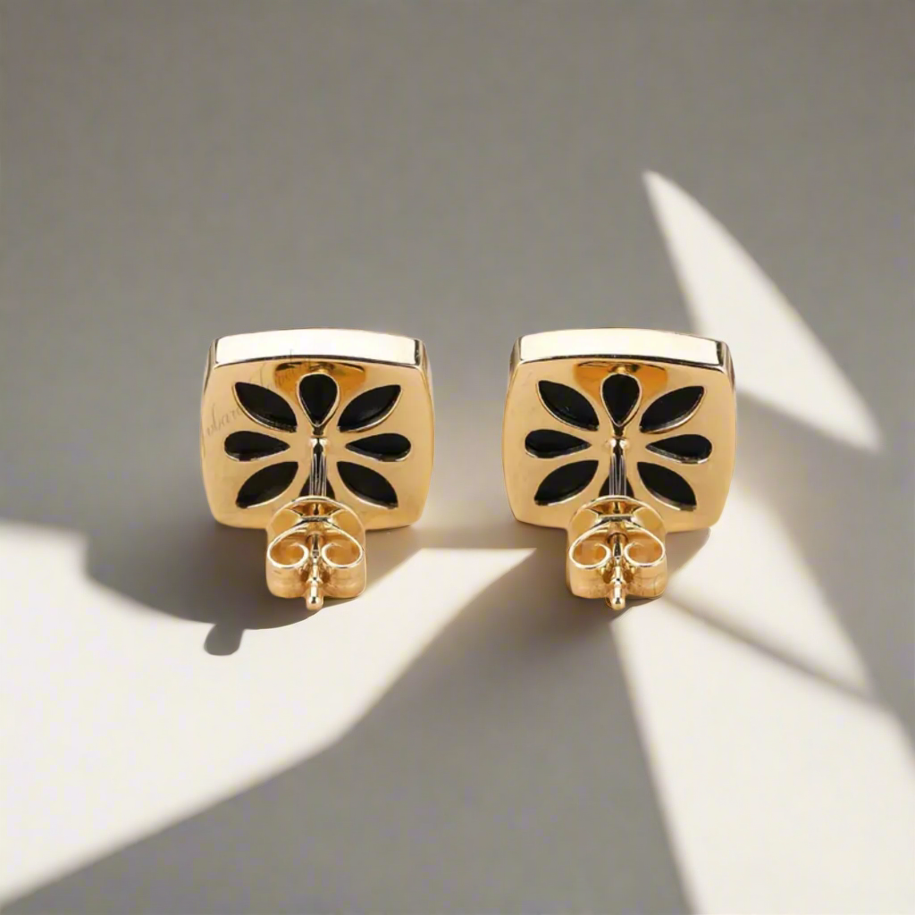 gold-stud-earrings