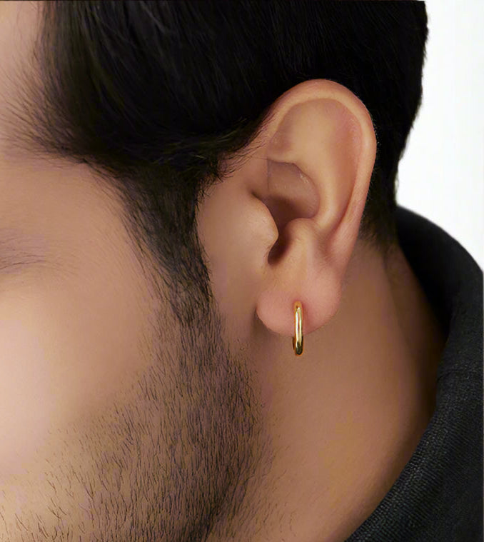 18k gold huggie hoop earrings for men – CUBAN - Main Image