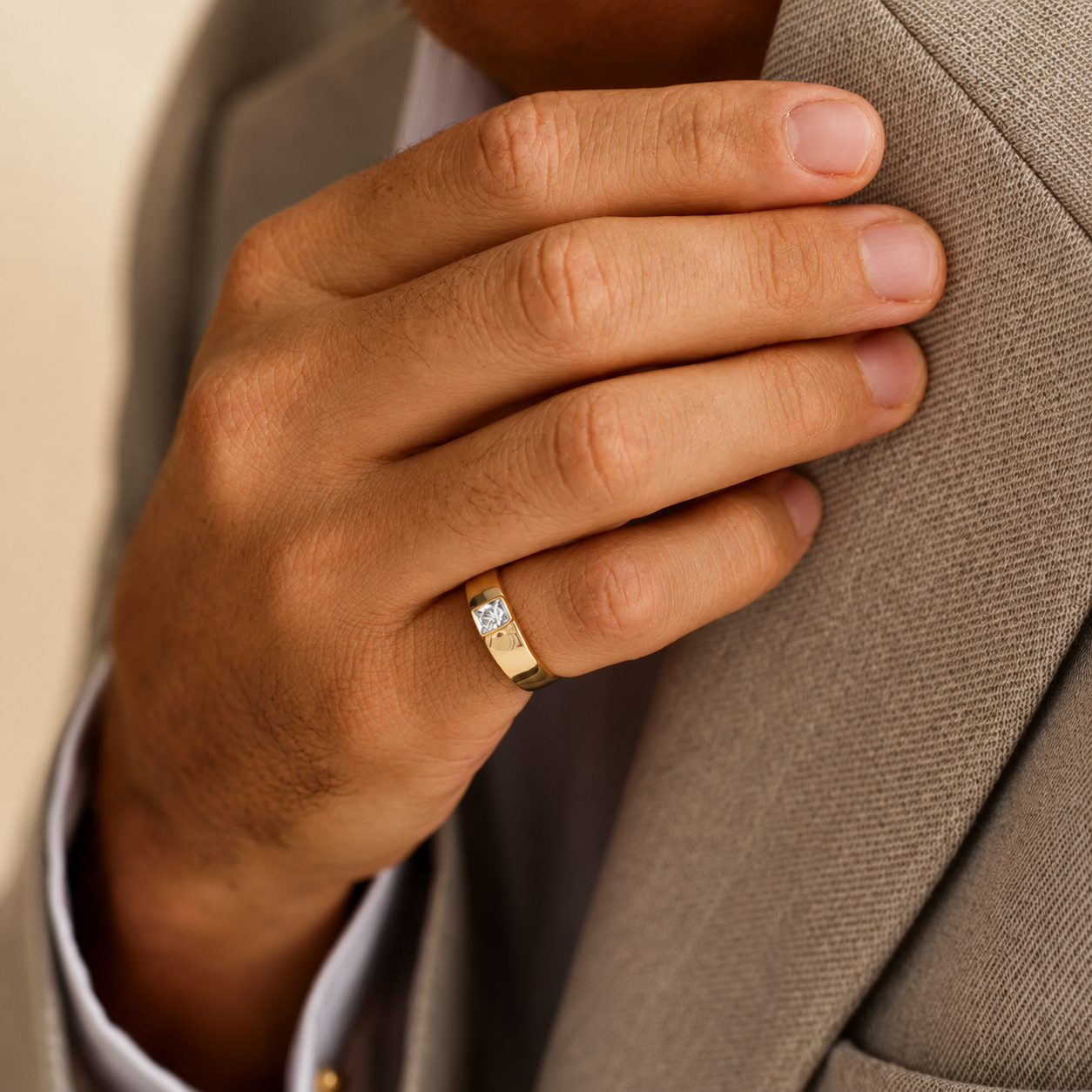 Men's 14k Gold Sleek Design Diamond Ring