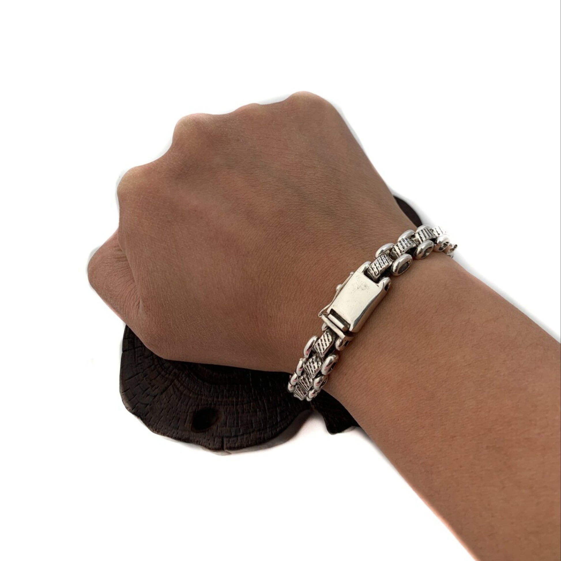 Spike Bracelet (M)- silver mes bracelet