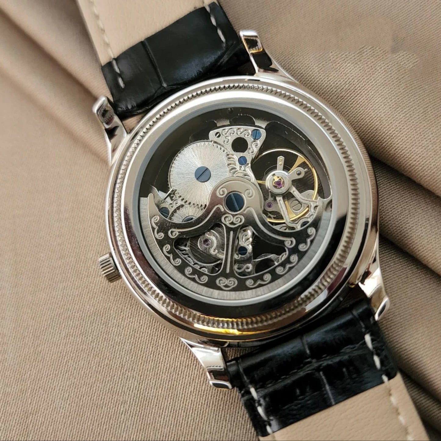 Silberne Lederuhr